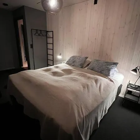 Nytt Og Moderne Hus I Vakre Lofoten, Sentralt Pa 빌라 *
