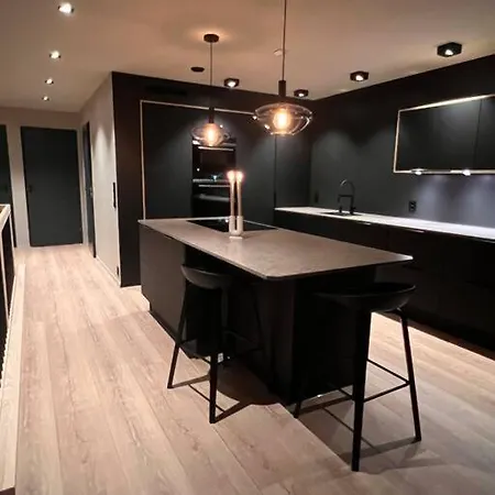 Nytt Og Moderne Hus I Vakre Lofoten, Sentralt Pa ヴィラ レクネス