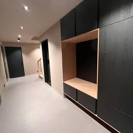 Nytt Og Moderne Hus I Vakre Lofoten, Sentralt Pa *