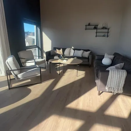 Nytt Og Moderne Hus I Vakre Lofoten, Sentralt Pa Villa *