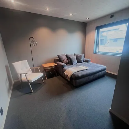 Nytt Og Moderne Hus I Vakre Lofoten, Sentralt Pa Villa *